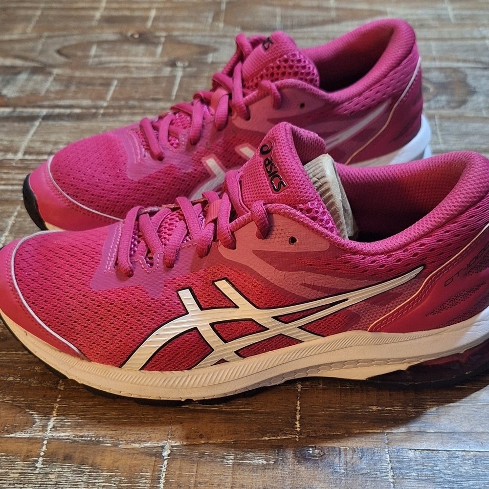 Asics GT 1000‎ Women's Size 5 Athletic Hot Pink Running Shoes. Great Condition